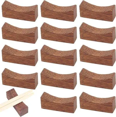 Image de Porte-baguettes en bois avec set de table et brosse