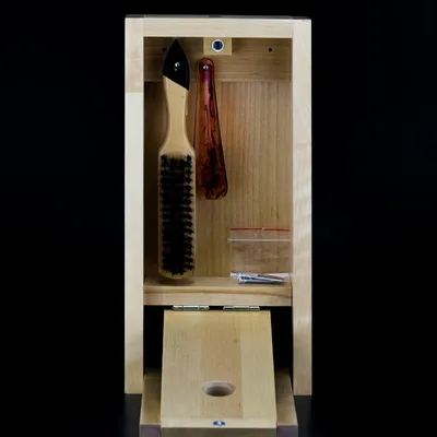Produktbild von IGT Collection Schuhputzkasten aus Holz mit Schuhablage Bürste und Schuhlöffel Schuhputzset