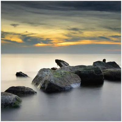 Produktbild von Wallario Memoboard Magnettafel aus Glas, Größe 50 x 50 cm, Motiv Mystische Felsen im Meer