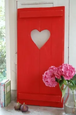 Produktbild von Landhaus Fensterladen HERZ in rot Shabby antique chic Handgefertigt