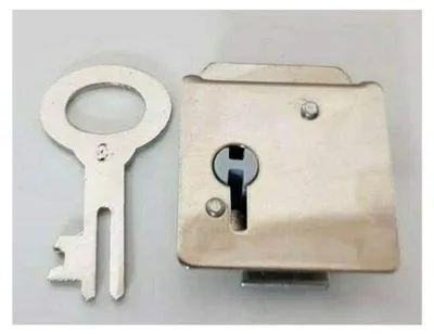 Produktbild von Metallisches Spardosenschloss quadratisch 30x30mm mit Schlüssel und Tastenfeld für Sparschweine und Spardosen