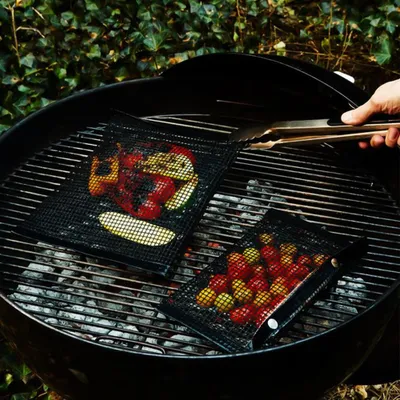 Produktbild von Wiederverwendbarer Grillbeutel aus Netzstoff, antihaftbeschichtet, für Holzkohle-Gas-Elektrogrills, 27 x 22 cm