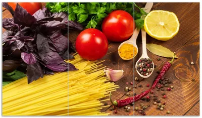 Produktbild von Wallario Herdabdeckplatte aus Glas, Größe 90 x 52 cm 3-teilig, Motiv Italienisches Menü mit Spaghetti, Tomaten, Basilikum und Gewürzen