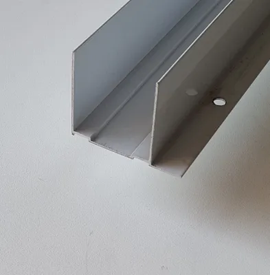Productafbeelding van Aqualine AMICO wandprofiel type F voor draaideur van douchecabine, geschikt voor modellen G70, 80, 100