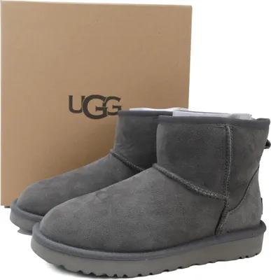 Produktbild von UGG Classic Mini Stiefel Grau mit Plateausohle, warm und bequem für Herbst & Winter