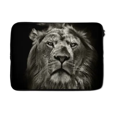 Produktbild von MuchoWow® Laptop Hülle 14 ZollLöwe - Tiere - Porträt - Wildtiere - Schwarz und weiß Laptoptasche - Laptoptasche - Stoßsicher - Schutzhaube