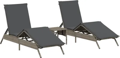 Produktbild von vidaXL Sonnenliegen 2 Stk. mit Tisch Grau Poly Rattan