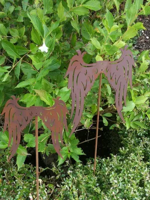 Produktbild von Edelrost Gartenstecker Engelsflügel Belladonna Gartenstecker Engelsflügel - 24 cm