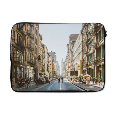 Produktbild von MuchoWow® Laptop Hülle 14 ZollBelebte Straße in New York Laptoptasche - Laptoptasche - Stoßsicher - Schutzhaube