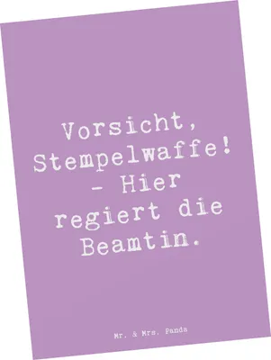 Produktbild von Mr. & Mrs. Panda Ansichtskarte Spruch Beamtin Stempelwaffe - Lavendeltraum - Geschenk, Postkarte, Berufsalltag, Kundendienst, Beruf, Vorsicht, Ansichtskarten, Kunstkarten