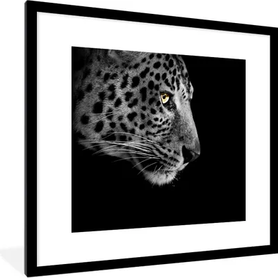 Produktbild von MuchoWow® Gerahmtes Poster Leopard - Schwarz - Weiß 40x40 cm - Poster mit Schwarzem Bilderrahmen Wandposter Rahmen Foto Bilder - Poster - Plakat im Rahmen