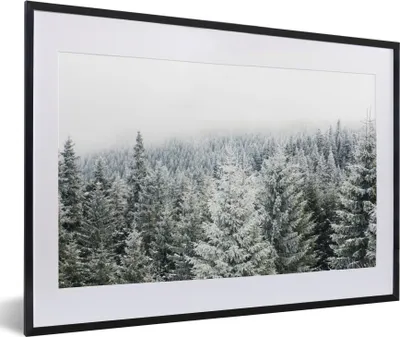 Produktbild von MuchoWow® Gerahmtes Poster Wald - Schnee - Winter - Jahreszeiten - Tannenbaum 60x40 cm - Poster mit Schwarzem Bilderrahmen Wandposter Rahmen Foto Bilder - Schlafzimmer - Plakat in Rahmen - Drucken