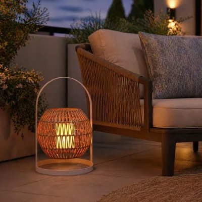 Produktbild von LED Solar Laterne mit LED Kerze - Korboptik - Metall - warmweiße LED - H: 37cm - weiß, braun