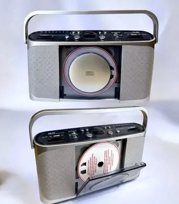 Produktbild von Kofferradio AM/FM mit CD Player Radio Tragbar Silber Kopfhörer Anschluss Batterie