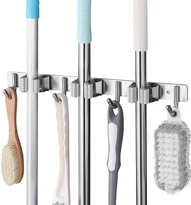 Immagine prodotto di Supporto a parete per scopa - Acciaio inox - Porta scopa con 3 fessure e 4 ganci - Supporto a parete per scopa - Casa Cucina Bagno Garage Giardino - Grigio