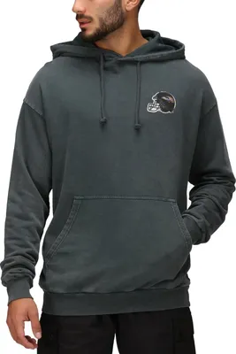 Produktbild von Baltimore Ravens Helmet Pocket Print Hoodie by Recovered, Washed Black, Size: L
