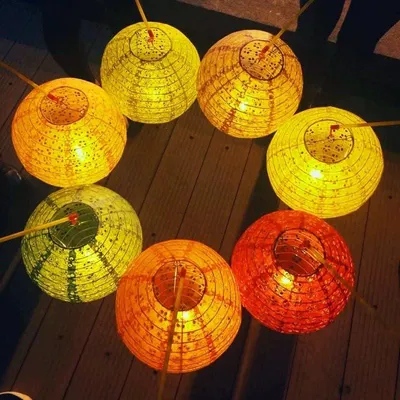 5 Papierlaternen bunt mit LED, 6 Zoll, Hängedeko mit Quasten