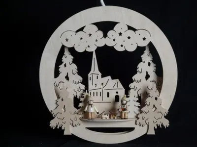 Produktbild von Fensterbild mit Striezelkinder Kirche und Beleuchtung BxHxT 32x32x4cm NEU