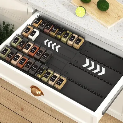 Produktbild von PolkaHome® Ausziehbares Gewürzregal 4 Ebenen, Organizer für Schublade & Arbeitsplatte, 33-62 cm, Schwarz Matt