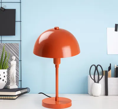 Produktbild von Opviq, Moderne Tischlampe aus Metall, Orange, 20 x 20 x 35 cm | E14 Fassung, max. 40 W, 200 cm Kabel mit Schalter | Stilvolles skandinavisches Design für jeden Raum.