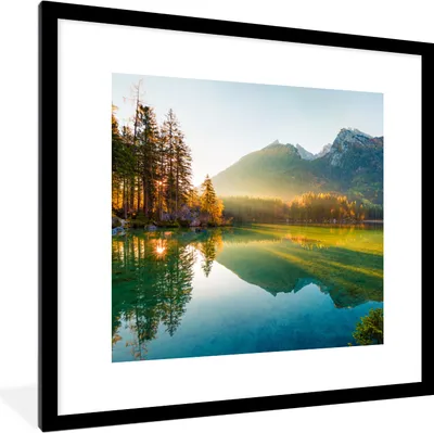 Produktbild von MuchoWow® Gerahmtes Poster See - Wald - Berge - Natur - Sonne - Landschaft 40x40 cm - Poster mit Schwarzem Bilderrahmen Wandposter Rahmen Foto Bilder - Poster - Plakat im Rahmen