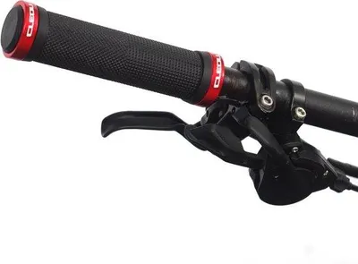 Productafbeelding van Famanu fietsgrepen: ergonomisch ontwerp voor een comfortabele grip - zwart/rood