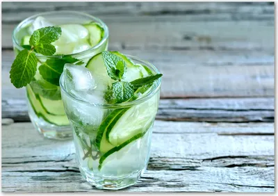Produktbild von Tulup® Glas-Bild - 100 x 70 - Wandbild aus Glas - Wandkunst - Wandbild hinter gehärtetem Sicherheitsglas - Essen & Getränke - Gurkenwasser - Grün