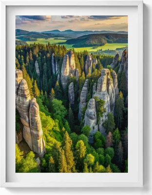 Produktbild von Landschaft mit malerischen Bergen und Wäldern aus der Vogelperspektive– Wandbild mit Rahmen – Gerahmtes Bild  – Wanddekoration – 60x80 cm –  Weiß Rahmen