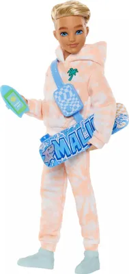 Produktbild von Barbie Dream Besties Puppe und Accessoires, bewegliche Ken-Modepuppe mit ausziehbaren Moden und blondem Haar, 9 Teile zum Thema Sommer und Skateboard, JDD75