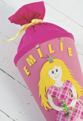 Produktbild von Schultüte-Rohling Filzverschluss Karton 11x35cm weiß/pink Packung mit 5 Stück