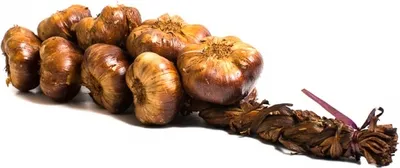 Produktbild von (€29,99/kg) Geräucherter Knoblauch 1 Zopf - 10 Knollen