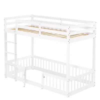 Produktbild von Merax Etagenbett 90x200cm mit Treppe und Zäune, Türchen und Gestaltungsraum, Kinderbett Holzbett Stockbett Hochbett aus Kiefer, Weiß