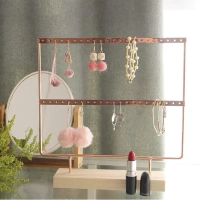 Produktbild von Go Go Gadget – Schmuckhalter aus Roségold – 27 x 22 x 7 cm – Metall und Holz – Ohrringständer – perfekte Präsentation