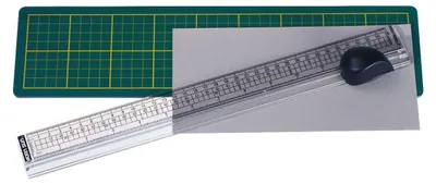 Produktbild von Schneidelineal mit Matte aus Kunststoff 35 cm transparent Packung mit 12 Stück