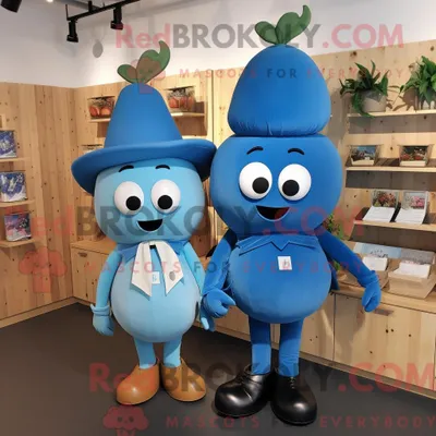 Produktbild von Maskottchenfigur REDBROKOLY eines blauen Rettichs gekleidet in ein Henley-Shirt und Haarnadeln