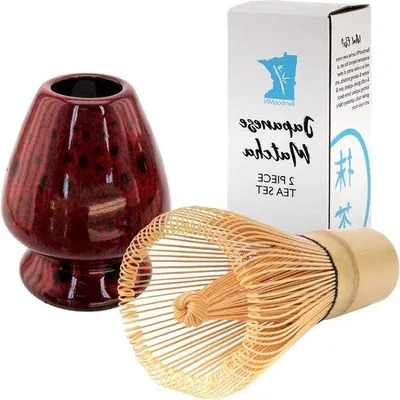Produktbild von Famanu Matcha Set mit Bambusbesen und Halter - Tiefrot mit Schwarz