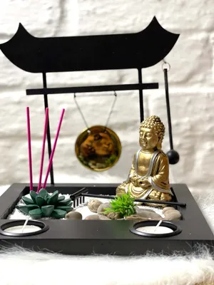 Produktbild von Zen-Garten Deko-Set Buddha Teelichthalter, Figur und Räucherstäbchen in gold oder silber – Gold