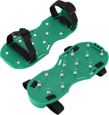 Image de Sandales de travail avec pointes - chaussures de jardin réglables pour sols en résine époxy et travaux de revêtement - conception robuste - couleur verte - 30 x 13 cm - plastique