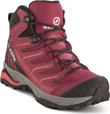 Wanderschuh Maverick Mid GTX von Scarpa in Rot und Schwarz; ideal für Damen; mit griffiger Sohle und stabiler Konstruktion.