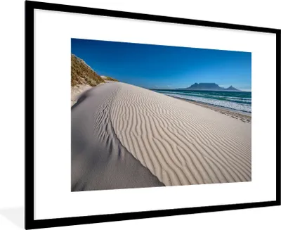 Produktbild von MuchoWow® Gerahmtes Poster Blick auf den Tafelberg vom Strand von Blouberg 90x60 cm - Poster mit Schwarzem Bilderrahmen Wandposter Rahmen Foto Bilder - Wanddekoration - Fotos