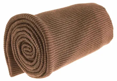 Aufgerolltes geripptes Strickbündchen in Milchkaffeebraun, 16x80 cm – elastischer Bündchenstoff.