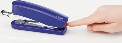 Produktbild von Heftgerät B4 mit Heftklammern 24/6 (Blister) schwarz Packung mit 6 Stück