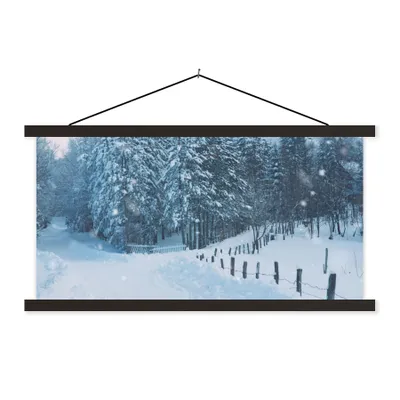 Produktbild von MuchoWow® Textilposter Wald - Schnee - Winter 60x30 cm mit schwarzem Rahmen - Textilien