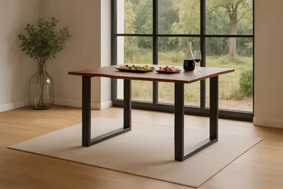 Produktbild von Esstisch Roxana | 120 x 80 cm | Akazienholz massiv | Kastanienfarbig | Echte Baumkante | U-Gestell Metall Schwarz | pflegeleichter Massivholztisch/Baumkantentisch für Esszimmer & Küche
