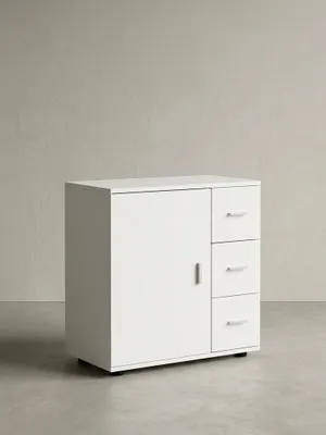 Frontansicht des schmalen, freistehenden weißen Badschranks. Das geradlinige Design mit einer geschlossenen Tür links und drei Schubladen rechts bietet perfekten Stauraum._#sku_BARWL5.877#