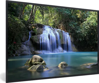 Produktbild von MuchoWow® MuchoWow® Gerahmtes Poster Felsen unter den Wasserfällen des Erawan-Nationalparks 60x40 cm - Poster mit zchwarzem Bilderrahmen - Printing - Wanddeko Schlafzimmer