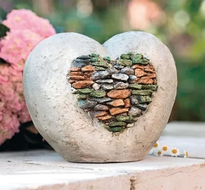 Produktbild von Dekoherz "Mosaiksteine" aus Magnesiumoxid, 23 cm hoch, Herzdeko, Balkon & Gartendeko für Draußen
