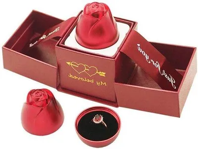 Produktbild von Famanu Schmuckbox Lifting Rose - Geschenkbox für Valentinstag und Trauringe