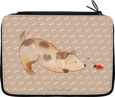 Produktbild von Mr. & Mrs. Panda Malmappe Hund Marienkäfer - Hundeglück - Geschenk, Mäppchen, Sprüche, Federtasche, Mischlingshund, Federmäppchen, Hunde, Neugierig, Federmappe, Etui