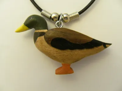 Produktbild von Kette mit Holzanhänger Wildente, Ketten Modeschmuck Tiere Tier Enten Vogel